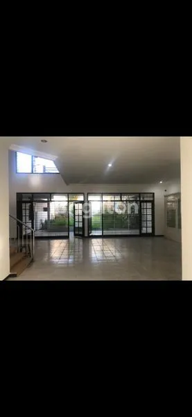 image RUMAH MEWAH SURABAYA BARAT (7)