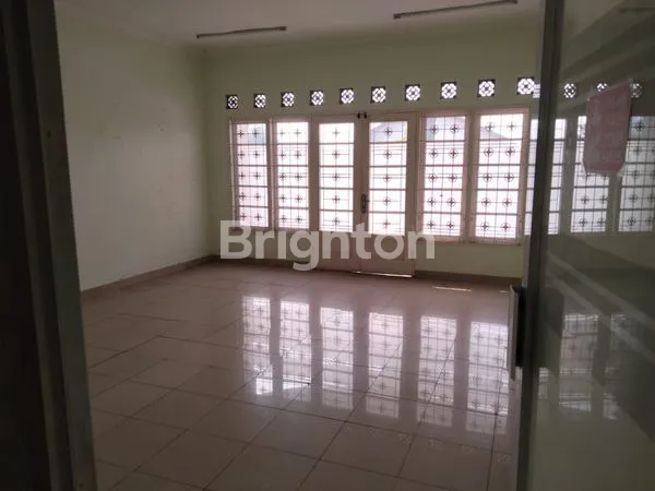 image RUMAH TINGKAT BERGAYA MODERN DIJALAN TERSIBUK KOTA BOGOR (3)