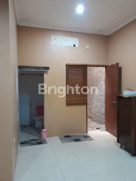 image HUNIAN STRATEGIS DI PINGGIR JALAN (3)