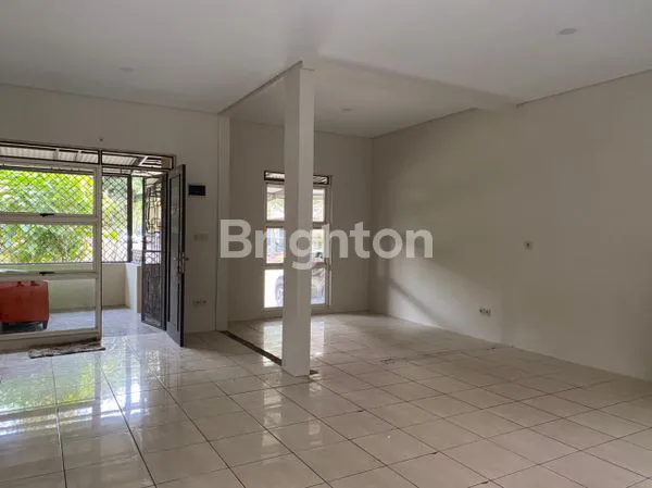 image RUMAH FULL FURNISHED SIAP HUNI DI KOTA BARU PARAHYANGAN (2)