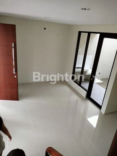 image DIJUAL RUMAH NORTHWEST LAKE (4)