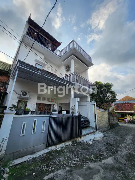 image HUNIAN MINIMALIS MODERN 3 LANTAI BERLOKASI DI JIMBARAN BALI (1)