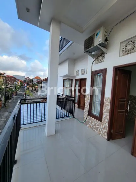 image HUNIAN MINIMALIS MODERN 3 LANTAI BERLOKASI DI JIMBARAN BALI (12)