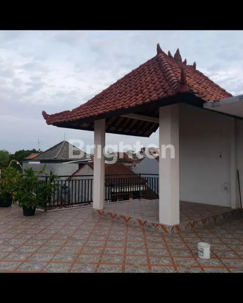 image HUNIAN MINIMALIS MODERN 3 LANTAI BERLOKASI DI JIMBARAN BALI (16)