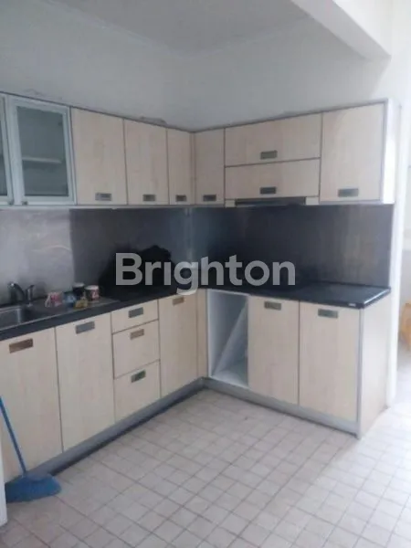 image RUMAH FURNISH DI FONTAINEBLEAU GOLF RESIDENCE BSD CITY (4)