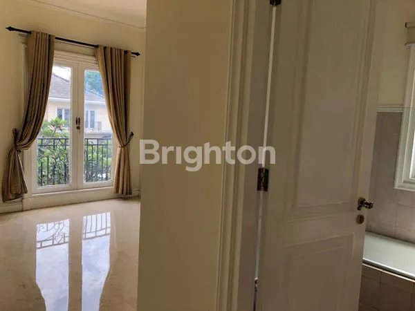 image RUMAH FURNISH DI FONTAINEBLEAU GOLF RESIDENCE BSD CITY (8)