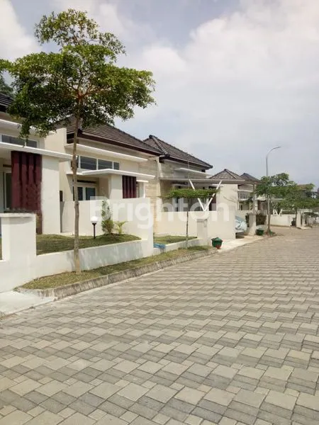 image RUMAH BARU ( BISA KPR ) SIAP HUNI TERMURAH 5 MENIT DARI EXIT TOL SAWOJAJAR MALANG (2)