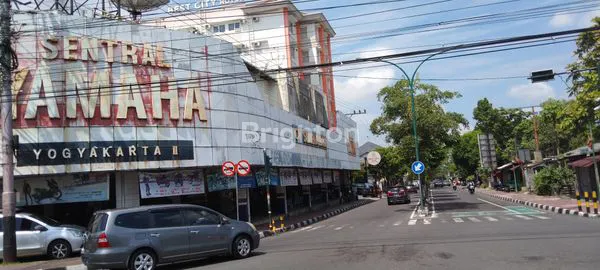 image JL RAYA UTAMA PUSAT KOTA, EX SHOWROOM  (5)