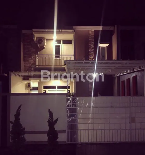 image RUMAH 2 LANTAI SANGAT CANTIK MEWAH DAN MURAH SIAP HUNI  (1)