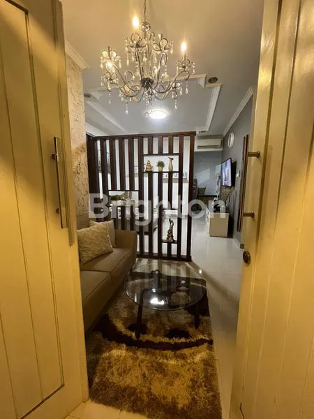 image RUMAH 2 LANTAI SANGAT CANTIK MEWAH DAN MURAH SIAP HUNI  (8)