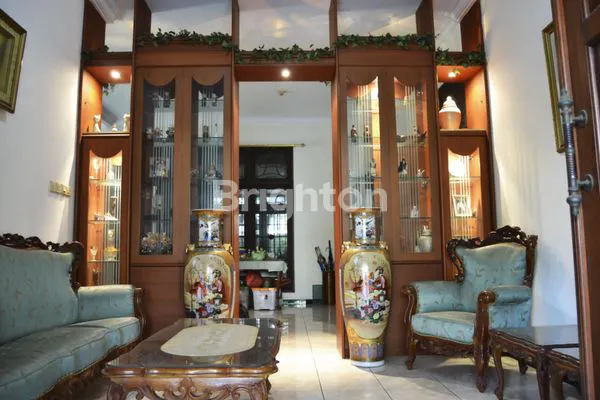 image RUMAH MEWAH HOOK 2 LANTAI DI DELTA SARI, WARU-SIDOARJO (4)