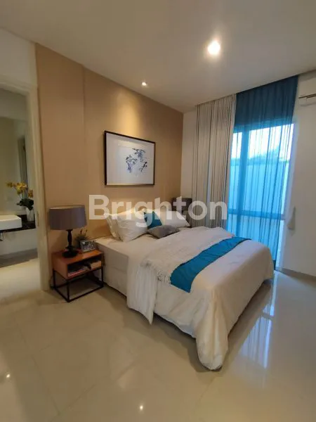 image RUMAH 2LANTAI MEWAH GRIYA GALAXY LOKASI STRATEGIS DEKAT KE MERR (2)