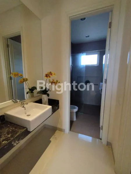 image RUMAH 2LANTAI MEWAH GRIYA GALAXY LOKASI STRATEGIS DEKAT KE MERR (5)