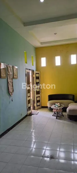 image RUMAH 1,5 LANTAI LOKASI STRATEGIS  (4)