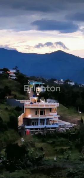 VILLA 3 LANTAI HAMBALANG, SENTUL JAWA BARAT.