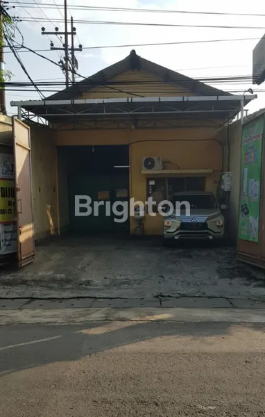 image RUMAH USAHA 2 LT STRATEGIS UNTUK USAHA NOL JALAN RAYA PETEMON (1)