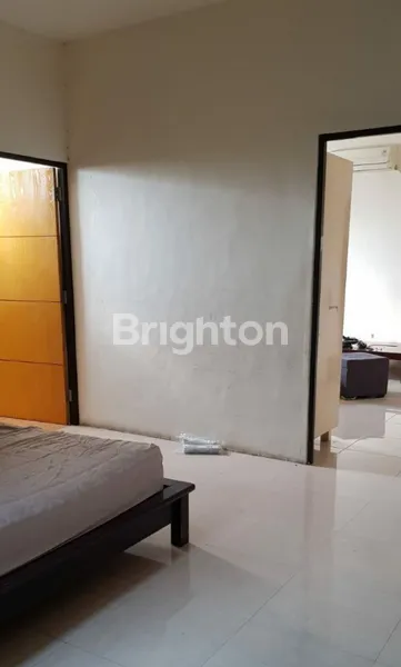 image RUMAH USAHA 2 LT STRATEGIS UNTUK USAHA NOL JALAN RAYA PETEMON (2)