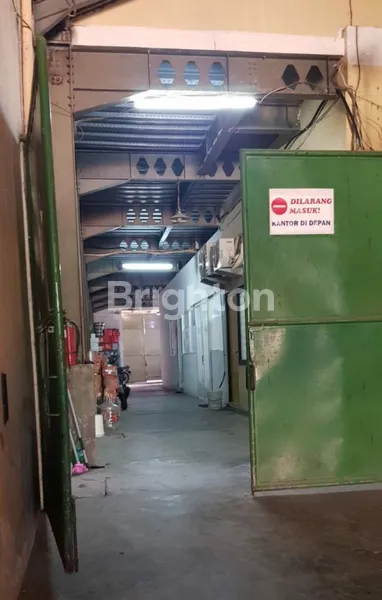 image RUMAH USAHA 2 LT STRATEGIS UNTUK USAHA NOL JALAN RAYA PETEMON (8)