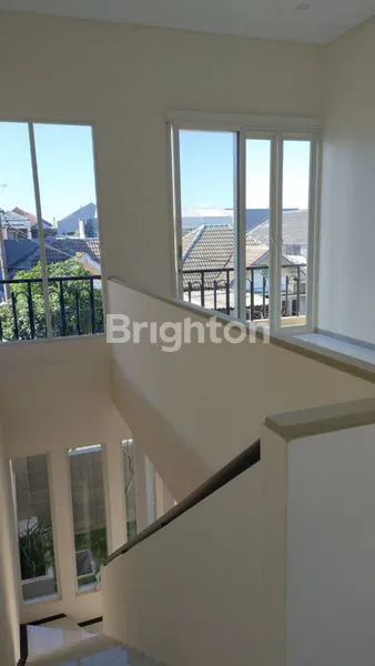 image RUMAH GRESS MINIMALIS DI PONDOK TJANDRA INDAH SIDOARJO (3)