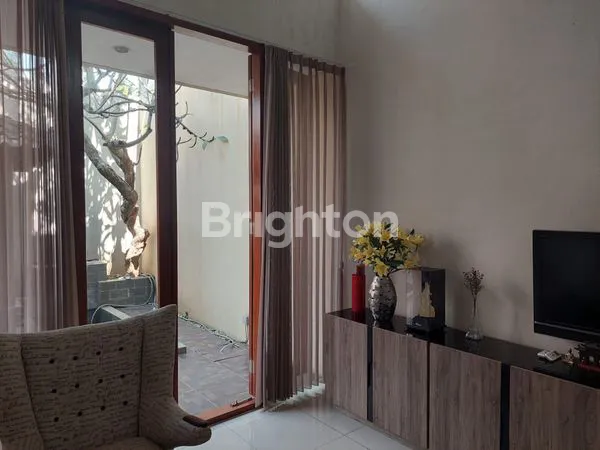 image MODERN TROPICAL DESIGN HOME DEPAN TAMAN CITRALAND GREENLAKE (8)