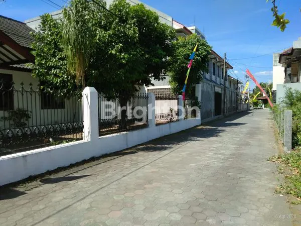 image HUNIAN LUAS DAN NYAMAN DI SETURAN (2)