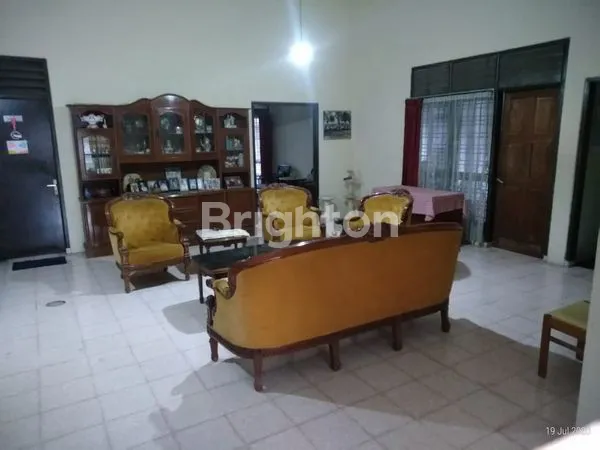 image HUNIAN LUAS DAN NYAMAN DI SETURAN (7)