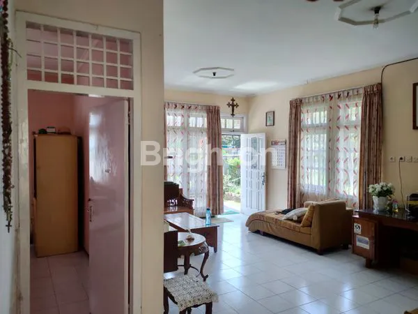 image RUMAH 2 LANTAI HOEK PBI ARAYA (7)