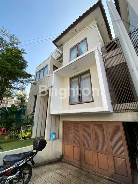 image RUMAH MEWAH ADA KOLAM RENANG DI JATIPADANG JAKARTA SELATAN MURAH (6)