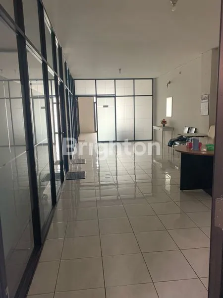 RUKO DI LOKASI STRATEGIS JALAN PAUS RAWAMANGUN