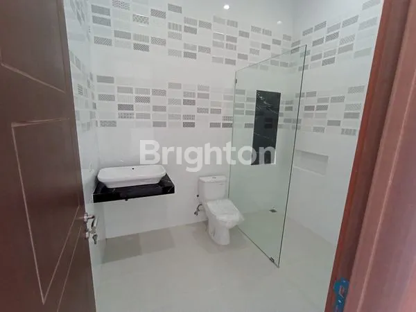 image RUMAH BARU GRESS MEWAH MANYAR TIRTOYOSO SURABAYA TIMUR (4)