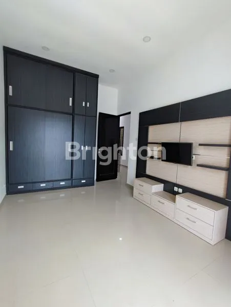 image RUMAH SEMI FURNISH 2 LANTAI KLAMPIS SEMOLO TIMUR (3)