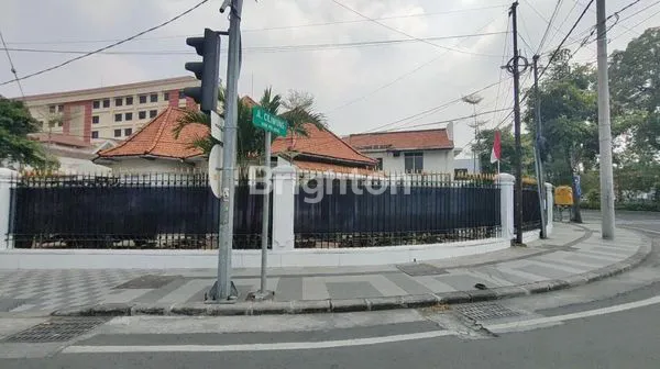 image RUMAH HITUNG TANAH, HOOK NOL JALAN PUSAT KOTA (6)