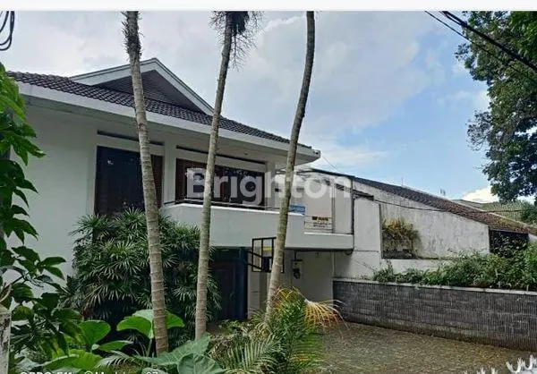 image RUMAH MEWAH 2 LANTAI DI HEGARMANAH WETAN SETIABUDI, BANDUNG (5)