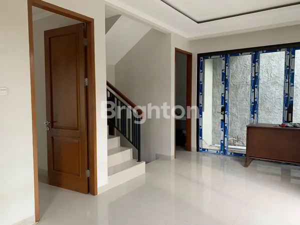 image RUMAH BARU TOWNHOUSE PONDOK LABU JAKARTA SELATAN  (2)