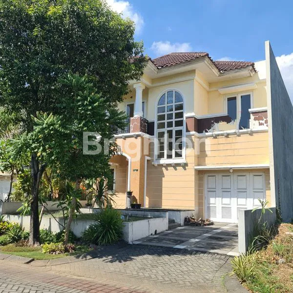 image RUMAH MEWAH CLUSTER TERDEPAN CITRALAND UTAMA DEKAT GWALK DEKAT UNESA DEKAT NATIONAL HOSPITAL DEKAT GRAHA LOOP (1)