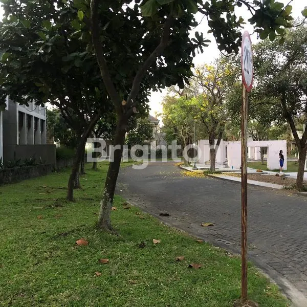 image RUMAH MEWAH SIAP HUNI LOKASI SANGAT STRATEGIS LINGKUNGAN DI DEPAN JALAN KEMBAR ROW JALAN LEBAR CLUSTER FAVORITE CITRALAND (7)