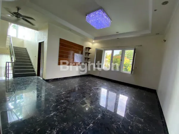 image RUMAH 3 LANTAI MEWAH DAN ASRI SIAP HUNI DI CLUSTER PALMYRA @ ALAM SUTERA (8)