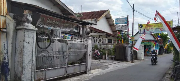 image MINIMARKET + LAUNDRY, JALAN MAGELANG, BOROBUDUR PLAZA, TUGU JOGJA, MALIOBORO. (1)