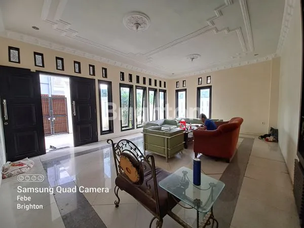 image RUMAH + SWIMMING POOL DEKAT SOEKARNO HATTA LOWOKWARU MALANG (11)