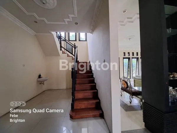 image RUMAH + SWIMMING POOL DEKAT SOEKARNO HATTA LOWOKWARU MALANG (18)