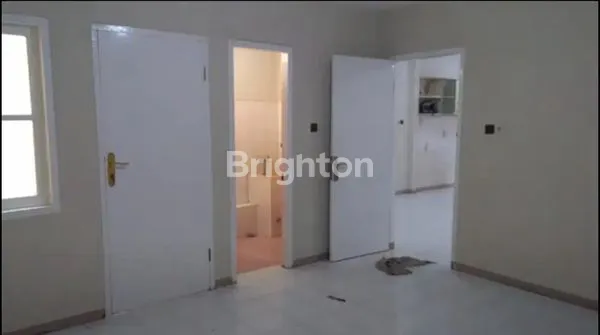 image RUMAH STRATEGIS DI TENGAH KOTA (6)