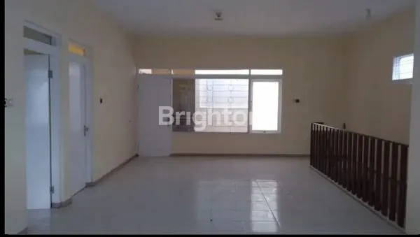 image RUMAH STRATEGIS DI TENGAH KOTA (5)