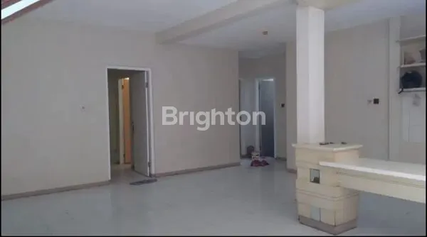 image RUMAH STRATEGIS DI TENGAH KOTA (8)