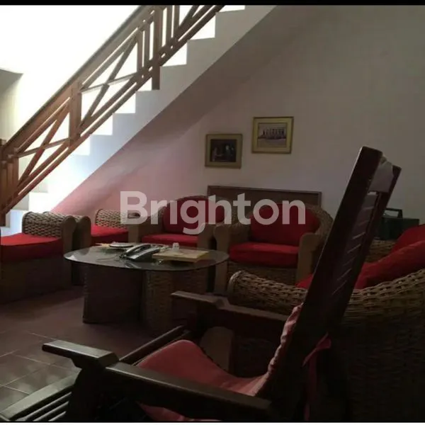 image SEMOLOWARU 1.5 LANTAI RANGKA ATAP & KUSEN KAYU JATI (4)