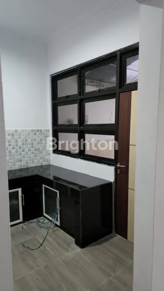 image DISEWAKAN RUMAH 1LT COCOK UNTUK USAHA KANTOR RUNGKUT MAPAN (2)