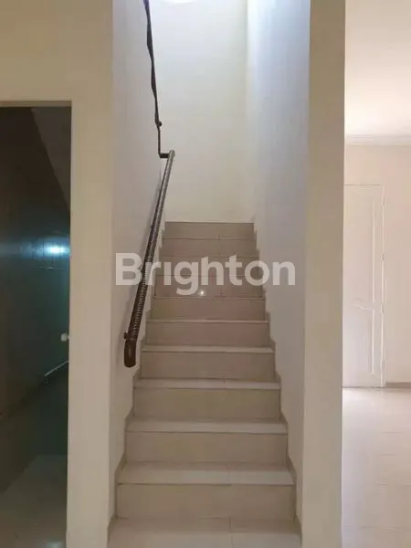 image RUMAH MEWAH DI ROYAL PARK (2)