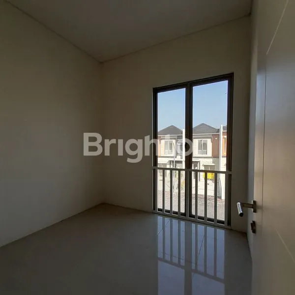 image RUMAH BARU GRESS 2 LANTAI, SIAP HUNI, GREEN LAND, GRESIK (4)