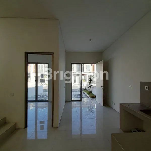 image RUMAH BARU GRESS 2 LANTAI, SIAP HUNI, GREEN LAND, GRESIK (7)