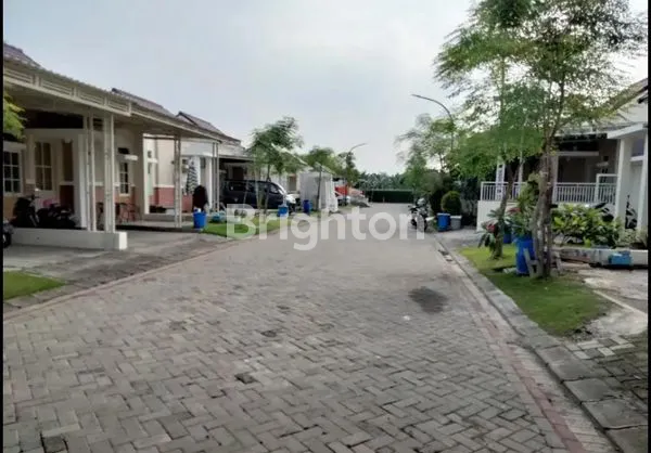 image RUMAH SEMI FURNISH SIAP HUNI DEKAT CITO SURABAYA (4)