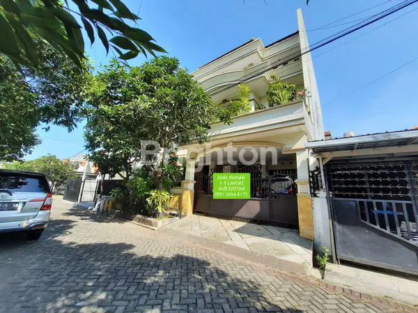 image RUMAH 2.5 LANTAI DI MANYAR TIRTOYOSO UTARA (2)